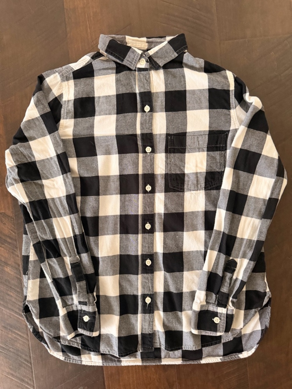 💛 Old Navy Black White Buffalo Plaid Button Down Shirt M